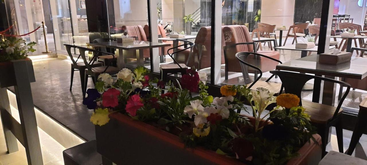 Hayat Al Riyadh Hotel Exterior photo