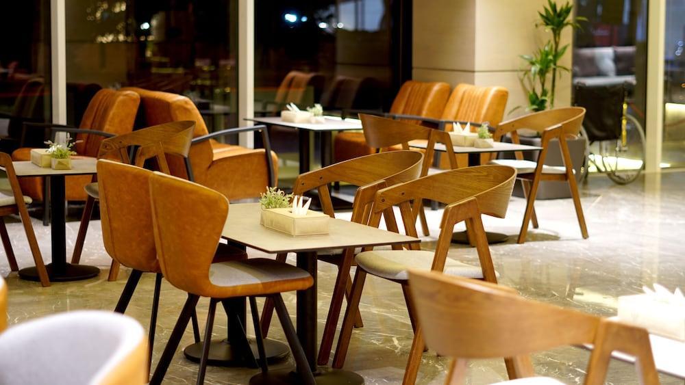 Hayat Al Riyadh Hotel Exterior photo
